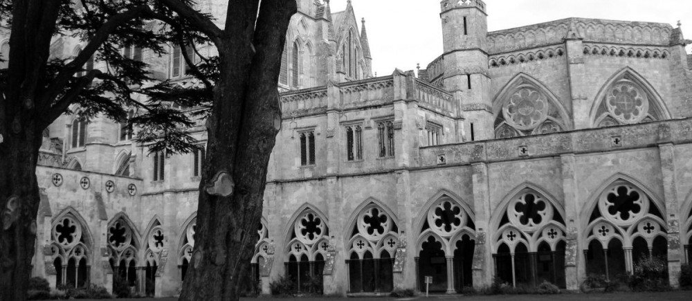 Elise's Ghosts, Murders, and Mayhem